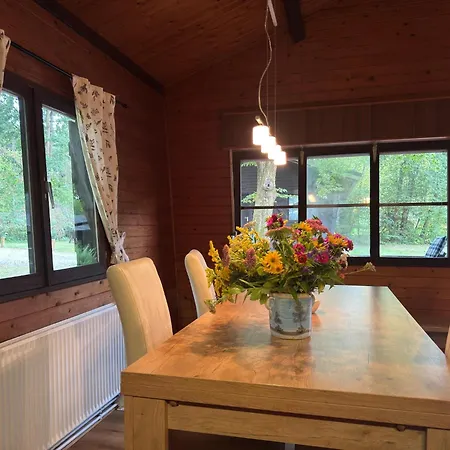 Blockhaeuser Auf Reiterhof In