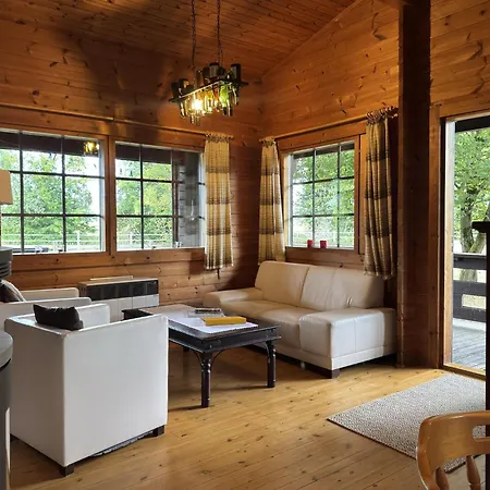 Nyaraló Blockhaeuser Auf Reiterhof In *