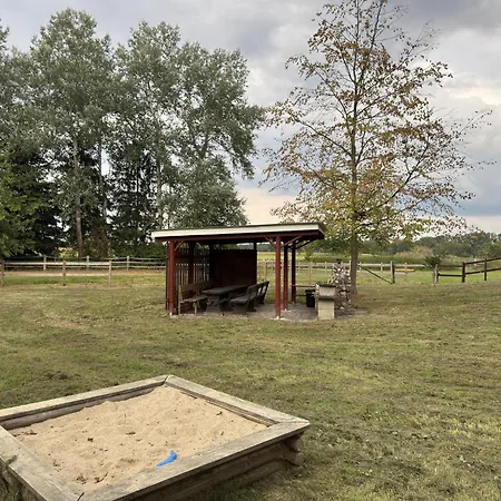 Blockhaeuser Auf Reiterhof In Prázdninový dům