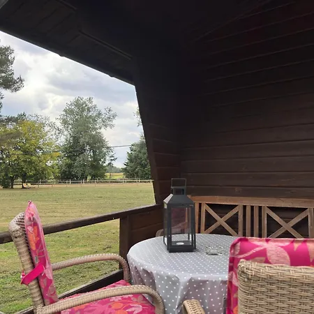 Nyaraló Blockhaeuser Auf Reiterhof In