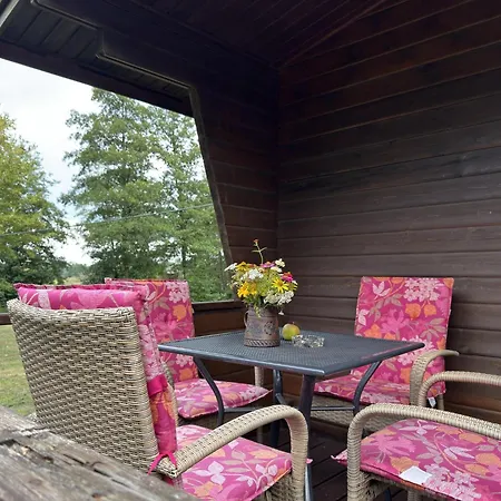 Blockhaeuser Auf Reiterhof In Nyaraló Eschede