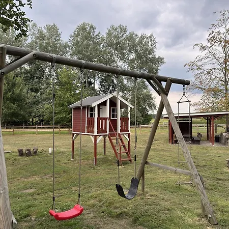 Blockhaeuser Auf Reiterhof In Eschede