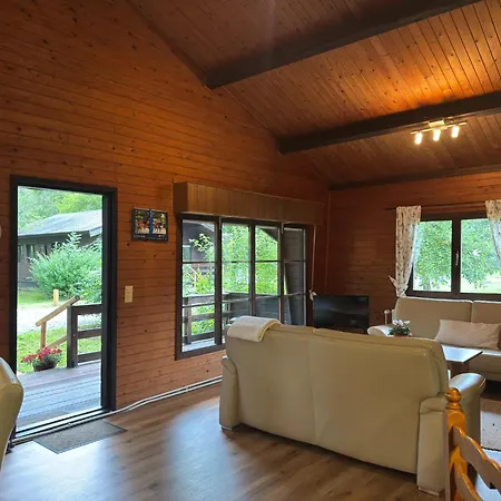 Blockhaeuser Auf Reiterhof In Nyaraló