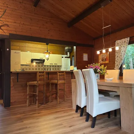 Nyaraló Blockhaeuser Auf Reiterhof In Eschede