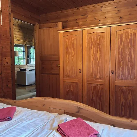 Blockhaeuser Auf Reiterhof In *