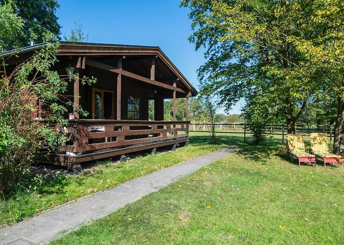 Blockhaeuser Auf Reiterhof In Semesterbostad