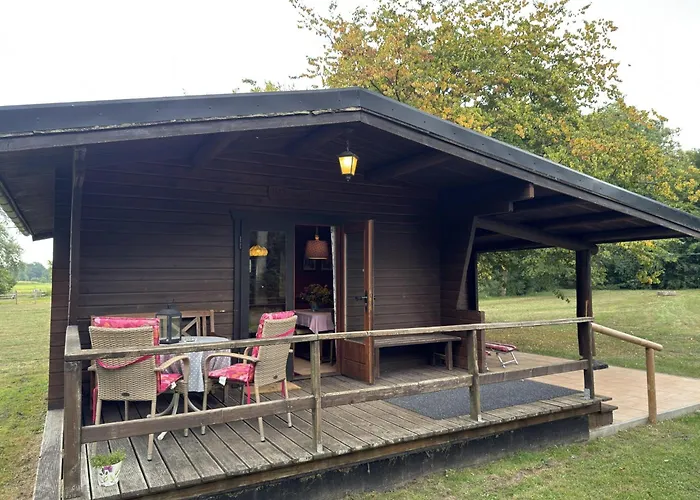 Blockhaeuser Auf Reiterhof In