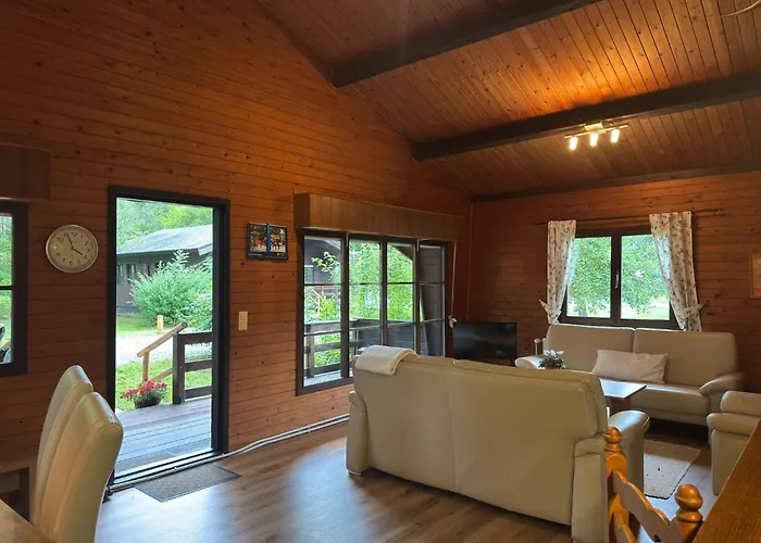 Blockhaeuser Auf Reiterhof In Semesterbostad