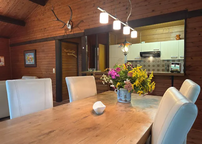 Blockhaeuser Auf Reiterhof In Semesterbostad Eschede